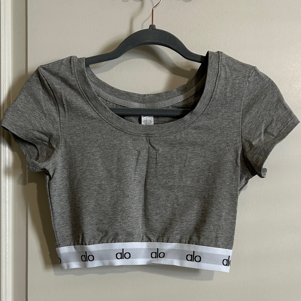 ALO Yoga Sports Set in Gray - Picture 2 of 11